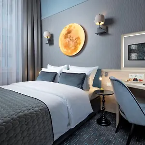 Leonardo Boutique Old Town Отель